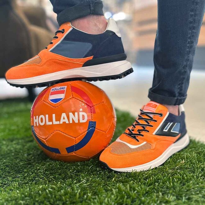 Noppi 29.02 Oranje