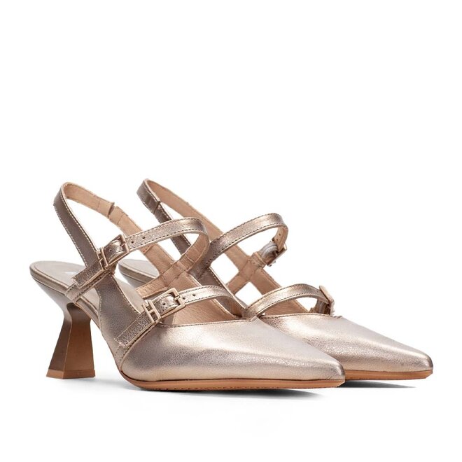 Nia Nova Goud