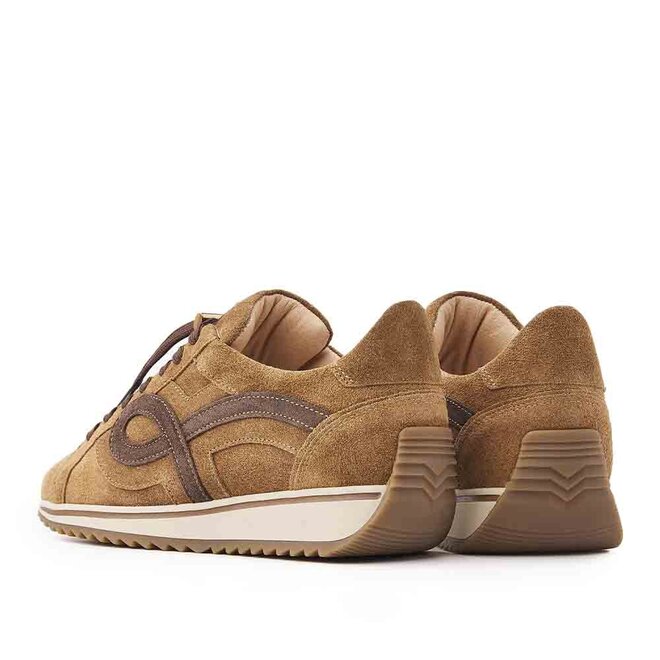 Mikki Eve Cognac