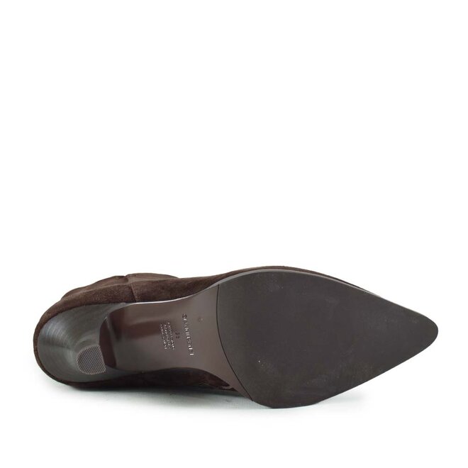 Liann Bruin Suede