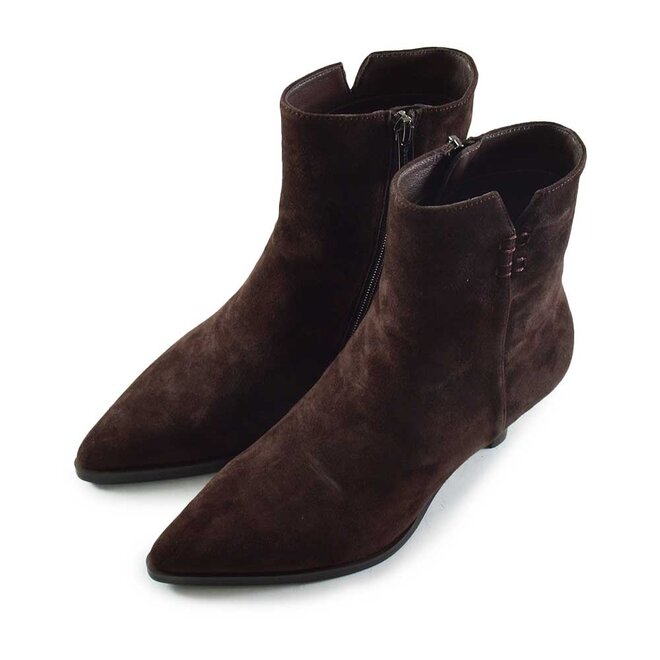 Liann Bruin Suede