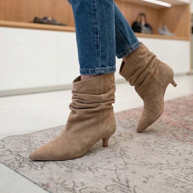 Jenna Beige