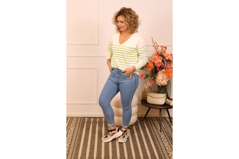 Button stripe pull green
