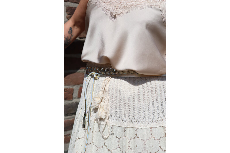 EMBROIDED TOP BEIGE