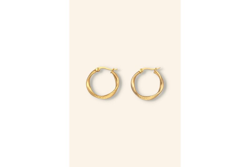 Oorring twisted
