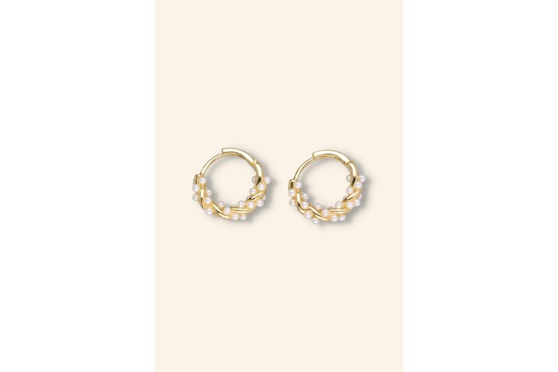 Parel oorring schuin