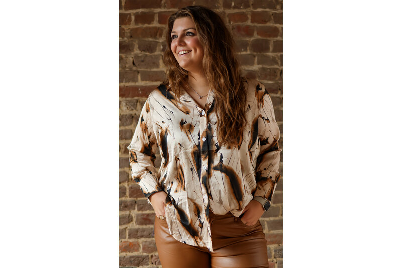 Oversized print blouse camel