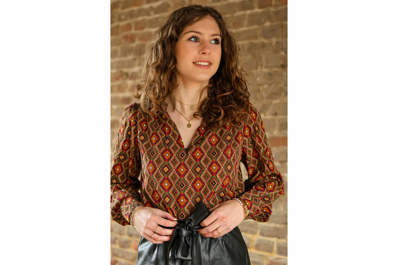 blouse violet