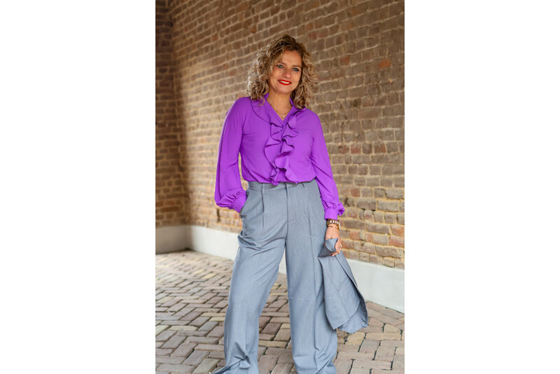 Travel blouse ruffle lila
