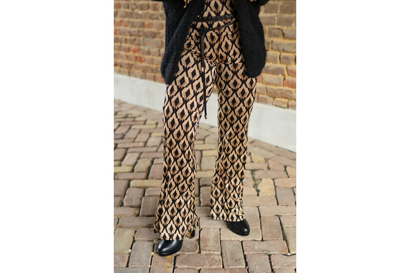 Graphic flair pant