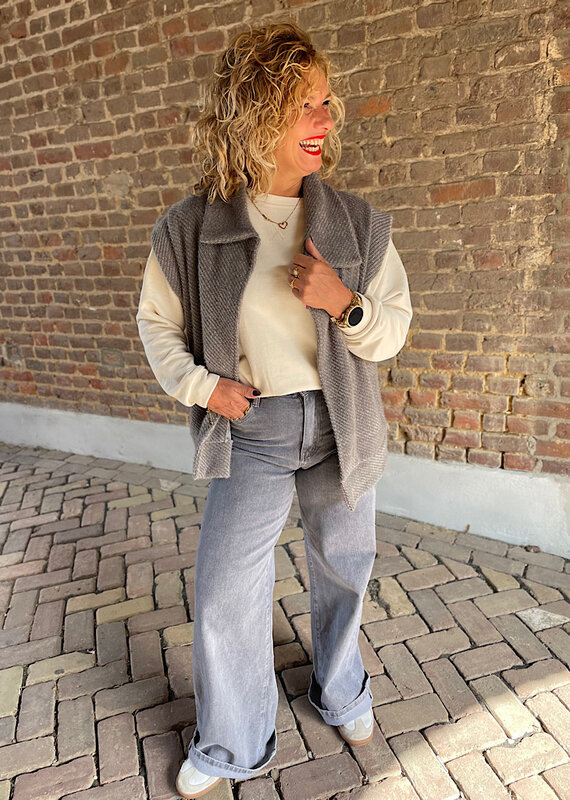 Gilet gebreid grijs.