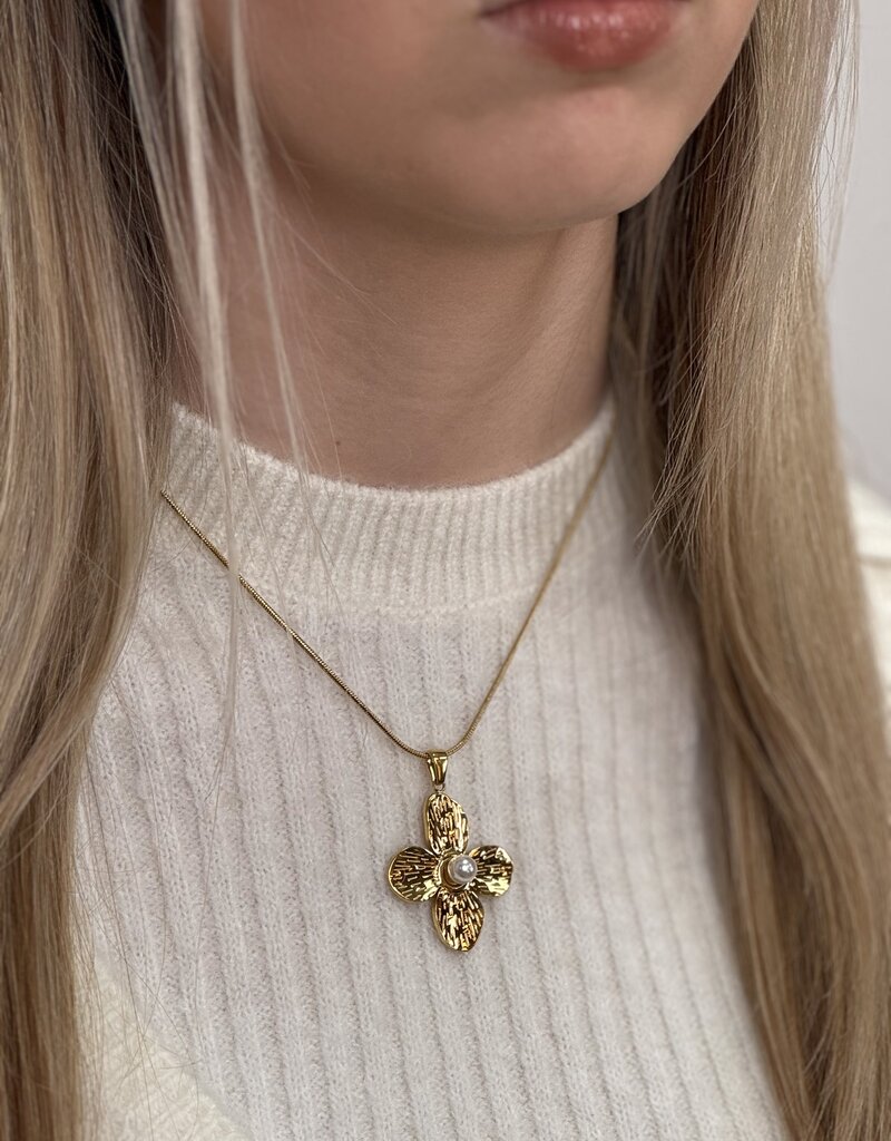 J&J Ketting met statement parelbloem