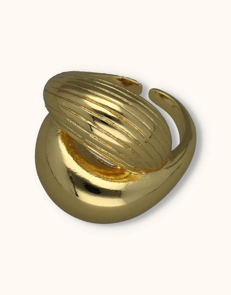 J&J Statement ring Lore