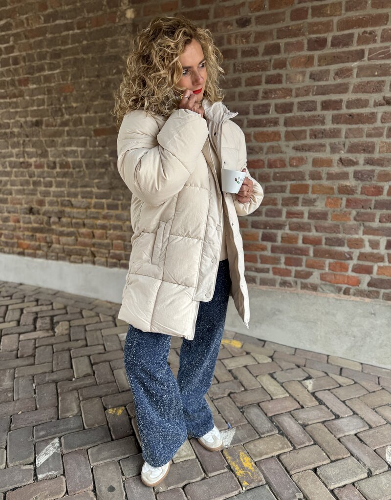Wonder long hood puffer moon beam