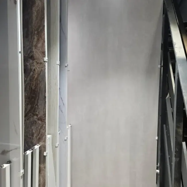 Wandpaneel steen PVC mat lichtgrijs 120x280 cm