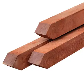 Hardhouten paal 4,5x4,5 cm met punt Hardhouten paal 4,5x4,5 cm met punt