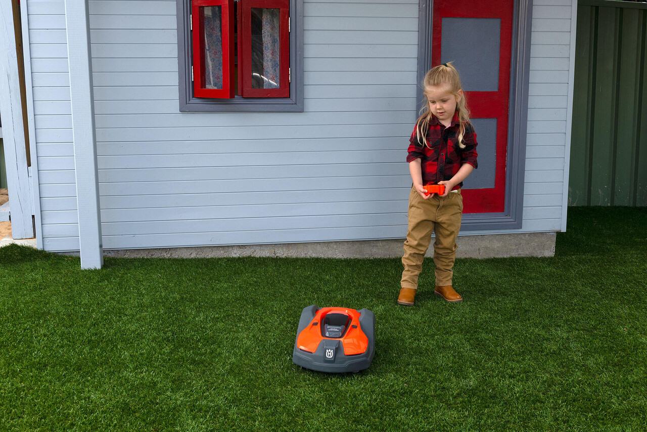 Husqvarna Husqvarna kinder speelgoed Automower op afstand bedienbaar Husqvarna Husqvarna kinder speelgoed Automower op afstand bedienbaar