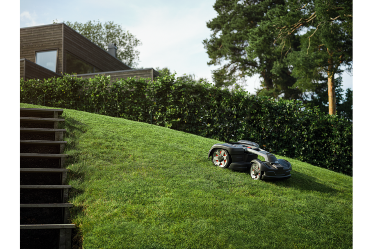 Husqvarna Husqvarna Robotmaaier 435 X AWD Nera <5000m² Husqvarna Husqvarna Robotmaaier 435 X AWD Nera <5000m²