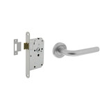 Intersteel Set loopslot / toiletslot wit met deurkruk Recht op rozet ø53x9mm rvs Intersteel Set loopslot / toiletslot wit met deurkruk Recht op rozet ø53x9mm rvs