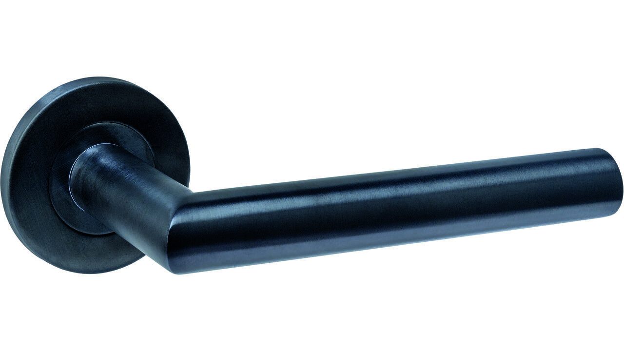 Intersteel Deurkruk Q 01 op rozet verdekt ø52x6mm PVD zwart Intersteel Deurkruk Q 01 op rozet verdekt ø52x6mm PVD zwart