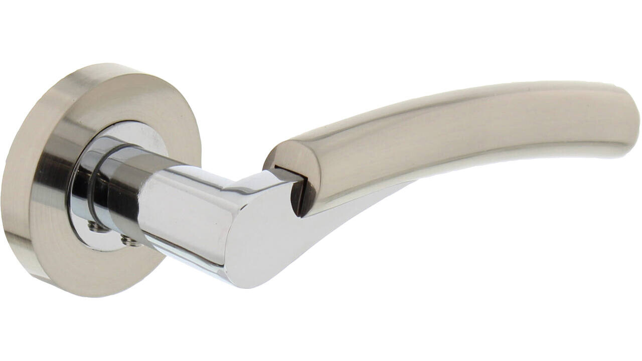 Intersteel Deurkruk Bryan op rozet verdekt ø52x10mm met nokken chroom/nikkel mat