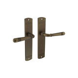 Intersteel Deurkruk Helena op schild afgerond 235x45mm gebruineerd