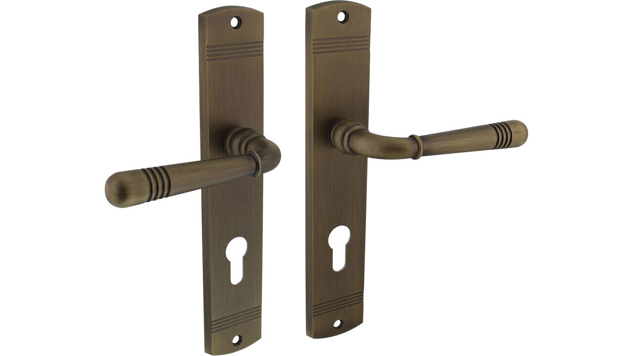 Intersteel Deurkruk Helena op schild afgerond 235x45mm gebruineerd