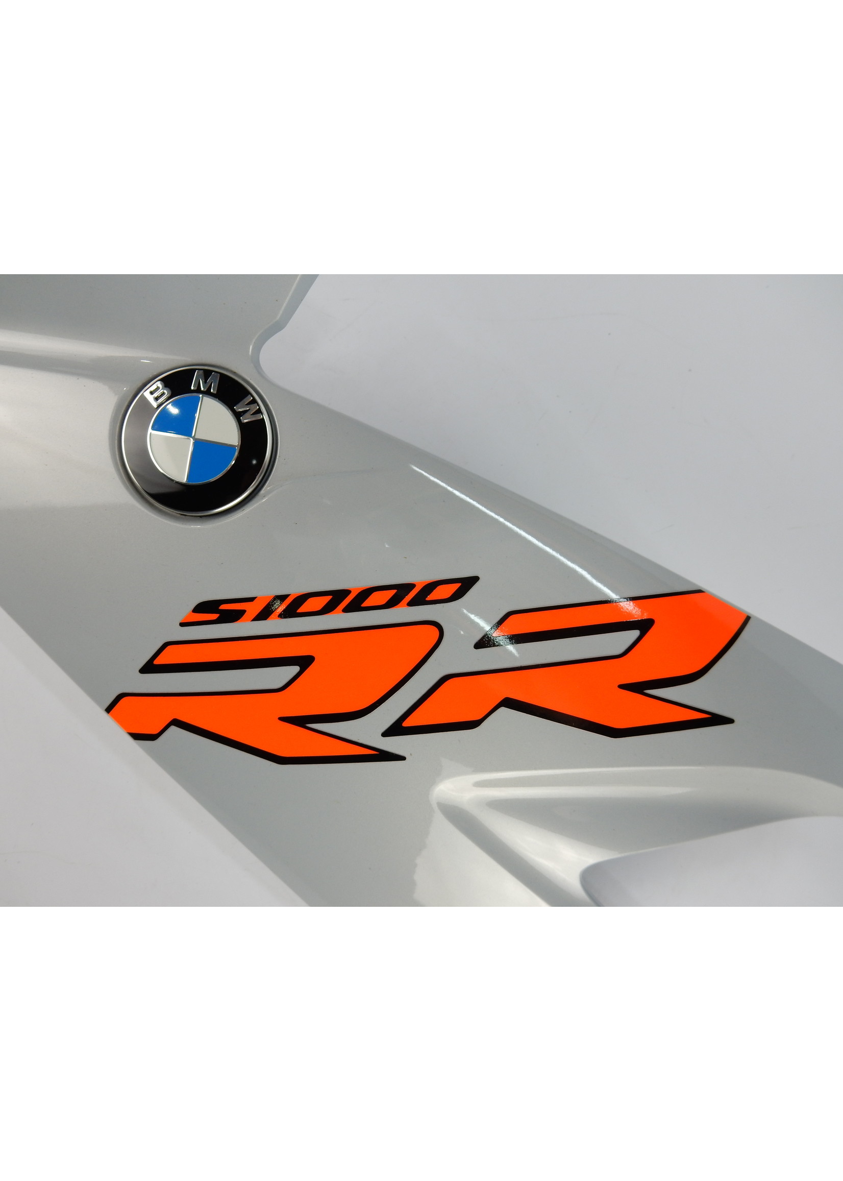 BMW BMW S 1000 RR Seitenverkleidung links hockenheim silber / 46638569785
