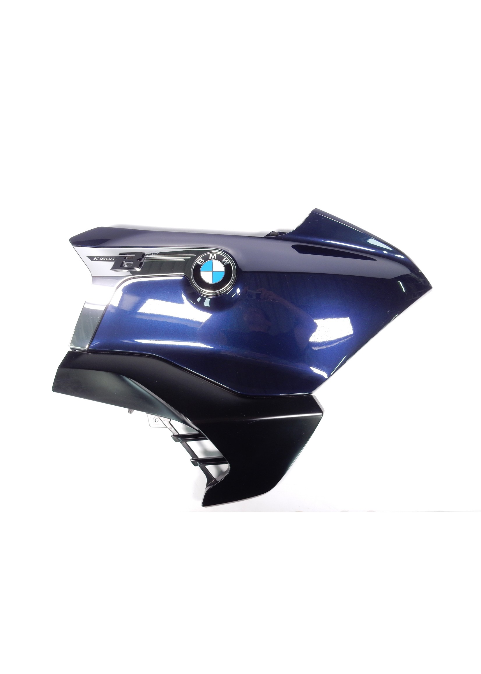 BMW BMW K 1600 Bagger Side trim panel, top right IMPERIAL-BLUE / Side trim panel bottom right NIGHTBLACK UNI / Badge carrier, right, chrome-plated / BMW emblem / 46638414896 / 46638557462 / 46638358210 / 46638546386