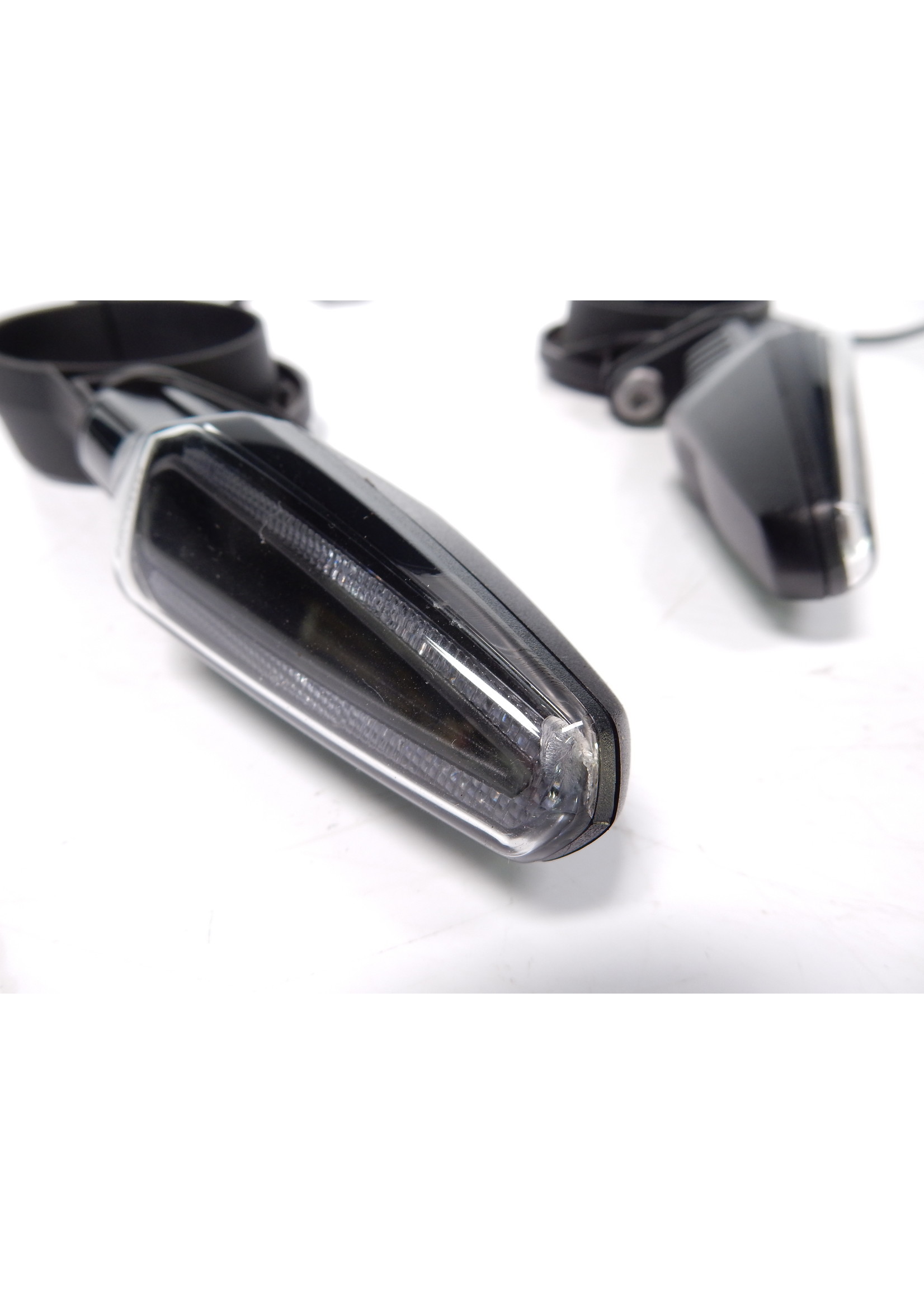 BMW BMW S 1000 R LED-Blinkleuchte / Halter Blinkleuchte links / Halter Blinkleuchte rechts / 63138557188 / 63139446689 / 63139446659