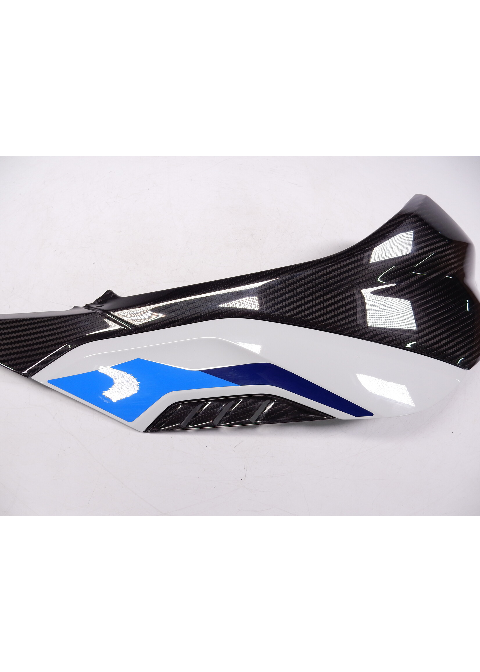 BMW BMW M 1000 RR Tank trim carbon right / Tank cover with decor right / 77318404072 / 46817922132