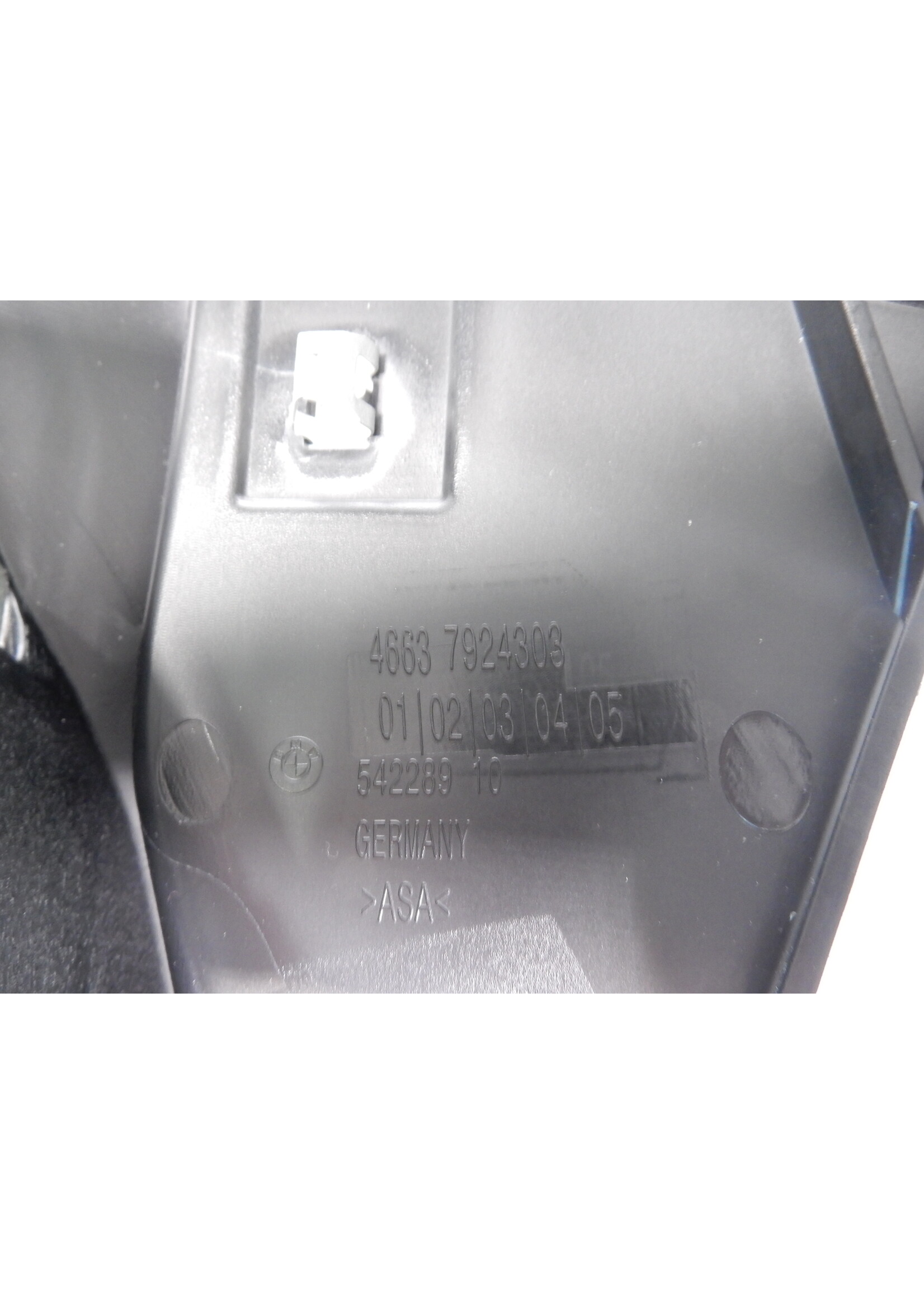 BMW BMW M 1000 RR Air inlet cover / 46637924303