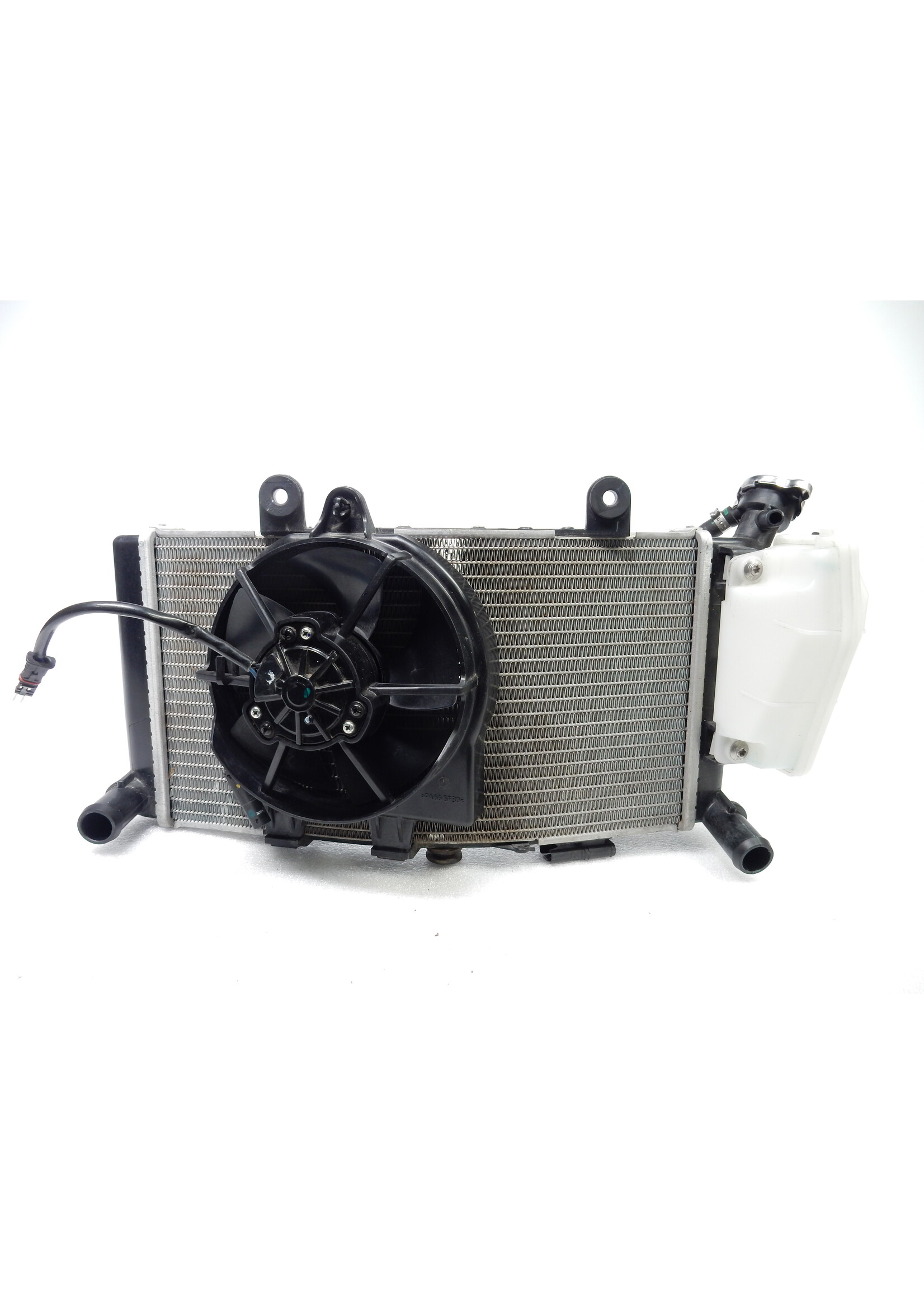 BMW BMW F 750 GS Radiateur / Expansietank / Ventilatoromlijsting met ventilator / 17118565247 / 17138565245 / 17119898678