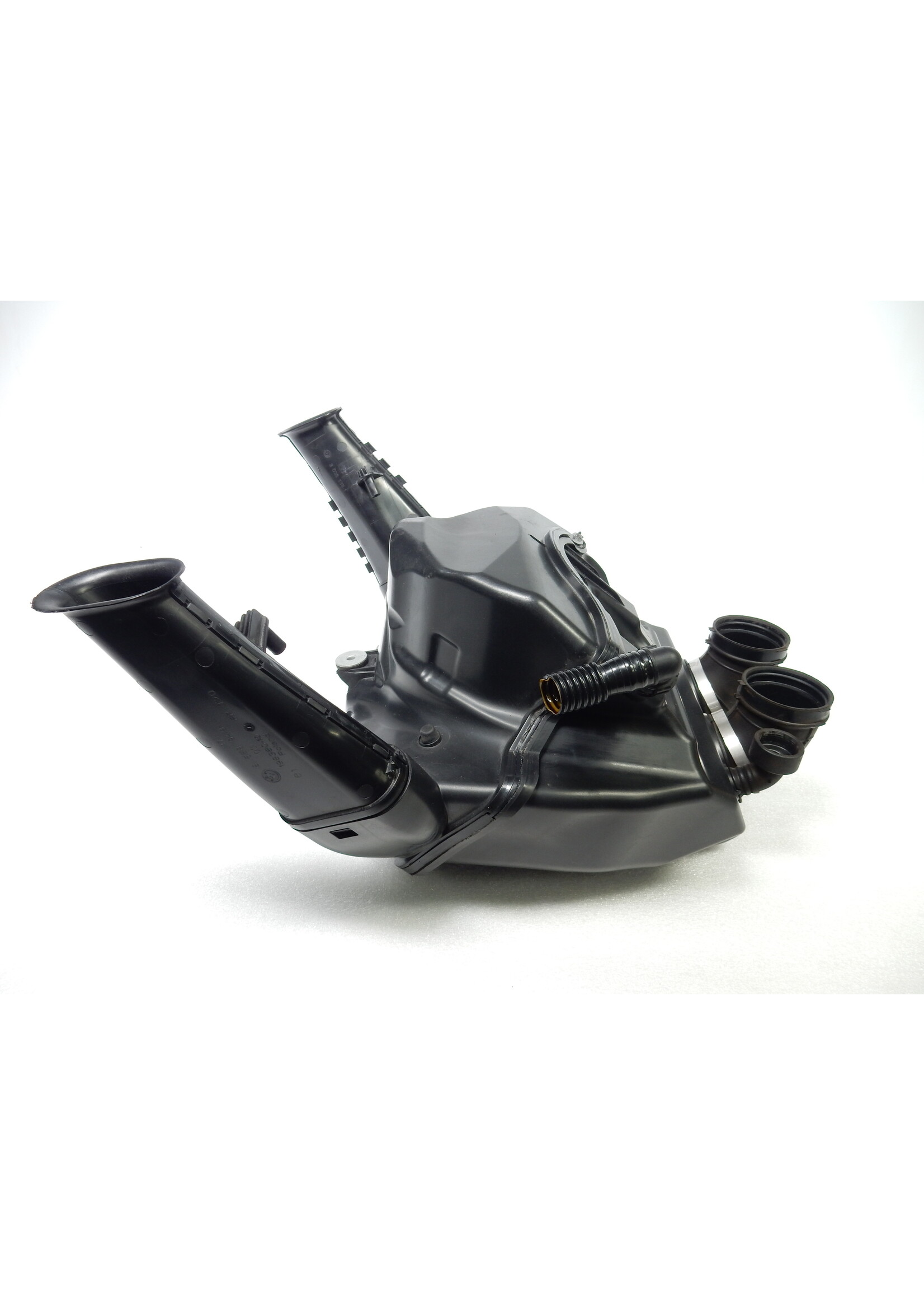 BMW BMW F 750 GS Intake silencer / Air cleaner / Intake snorkel, left / right / 13718558918 / 13728561572 / 13718558947 / 13718558948