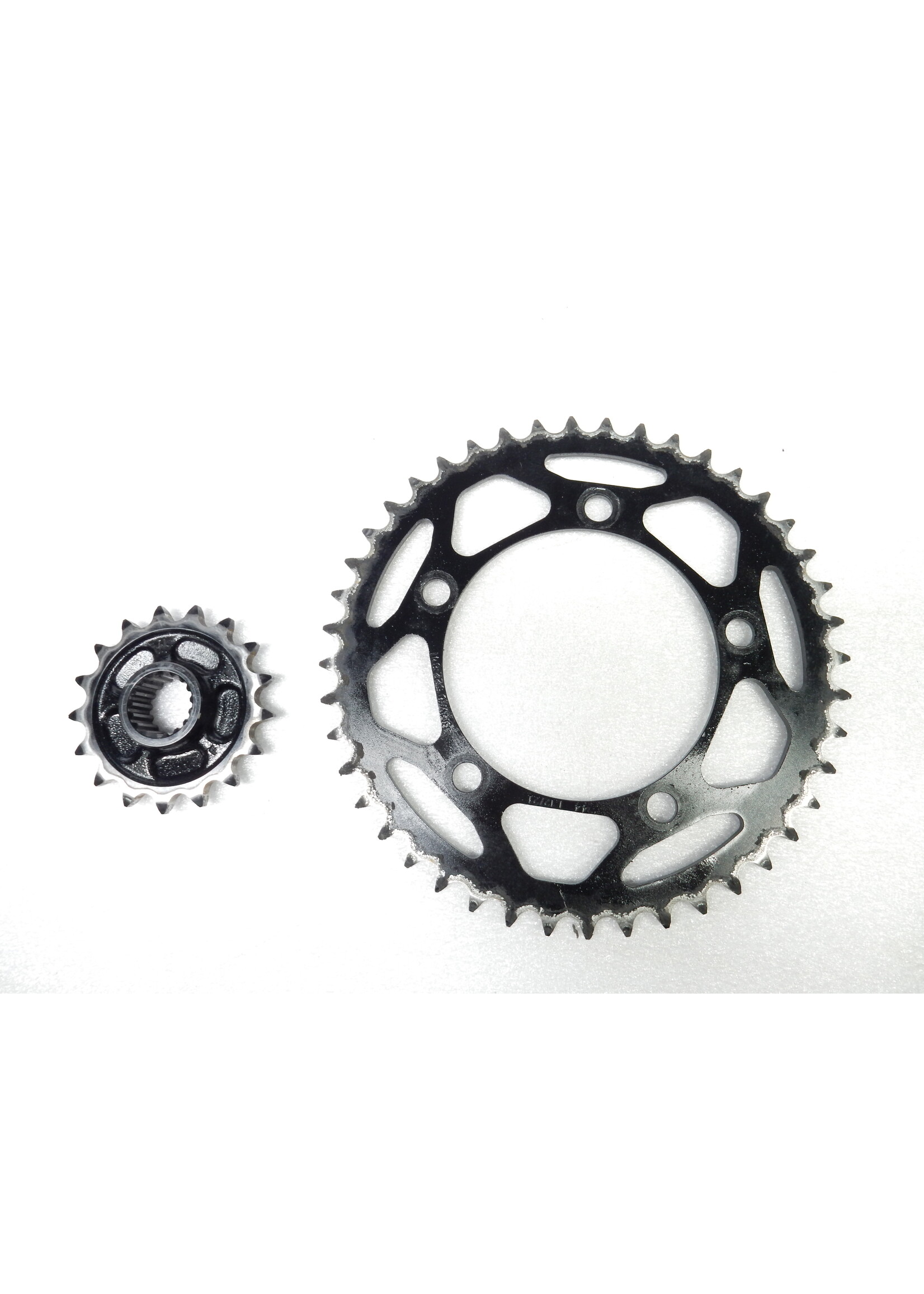 BMW BMW F 900 R Sprocket front / rear / 33818522841 / 23008404494