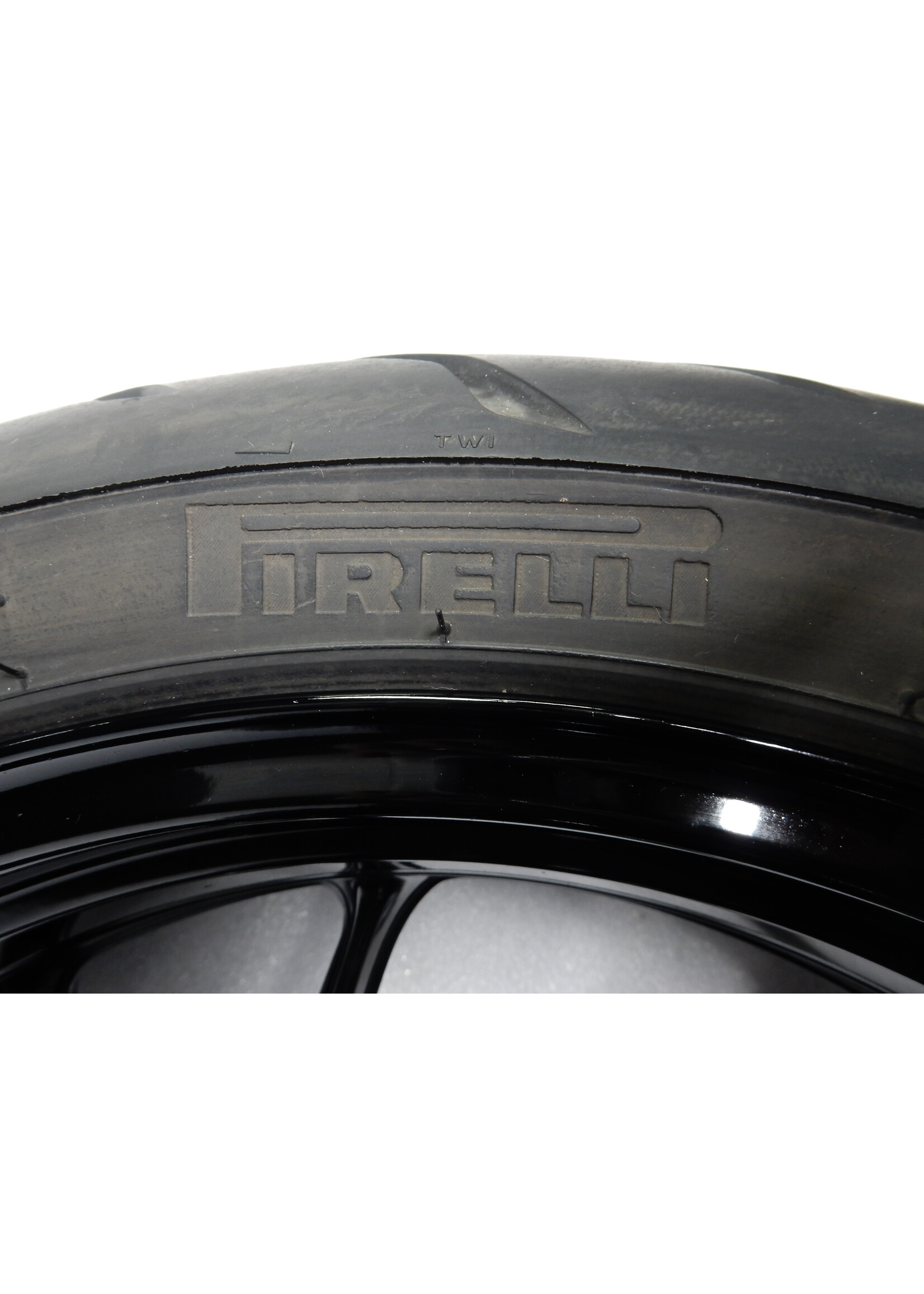 BMW BMW F 900 R Cast rim, black rear / 36319457007