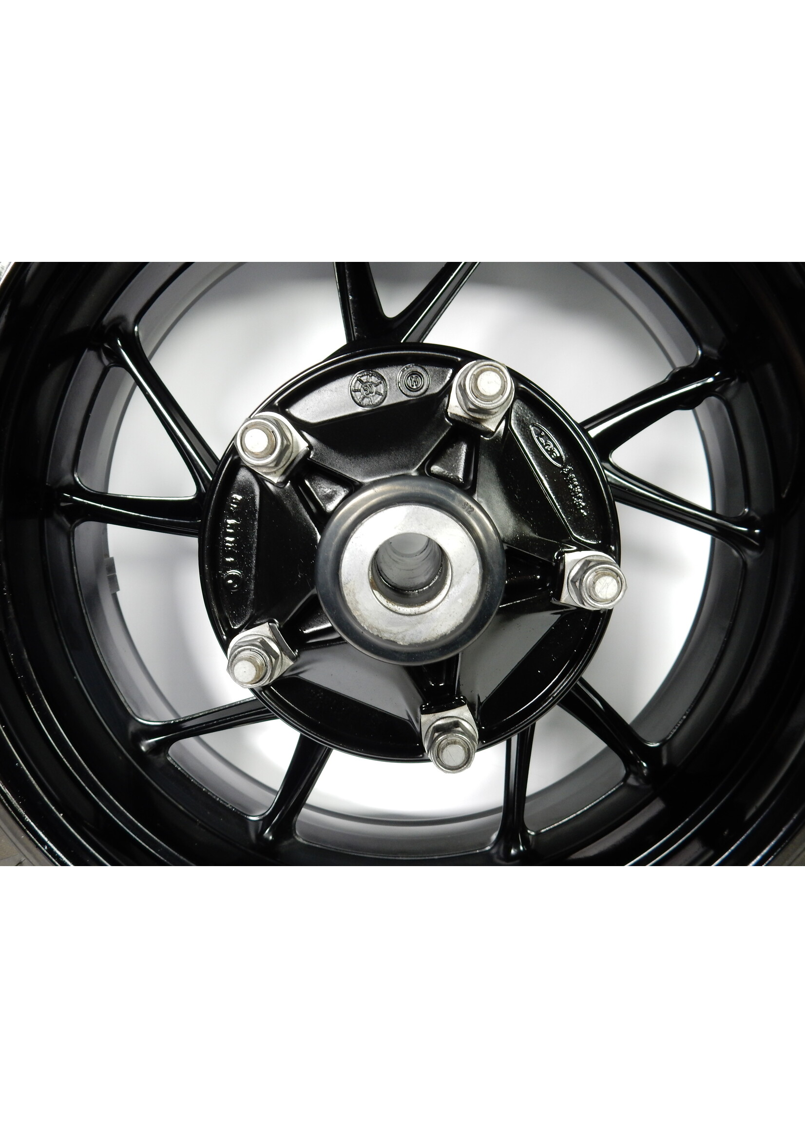 BMW BMW F 900 R Cast rim, black rear / 36319457007