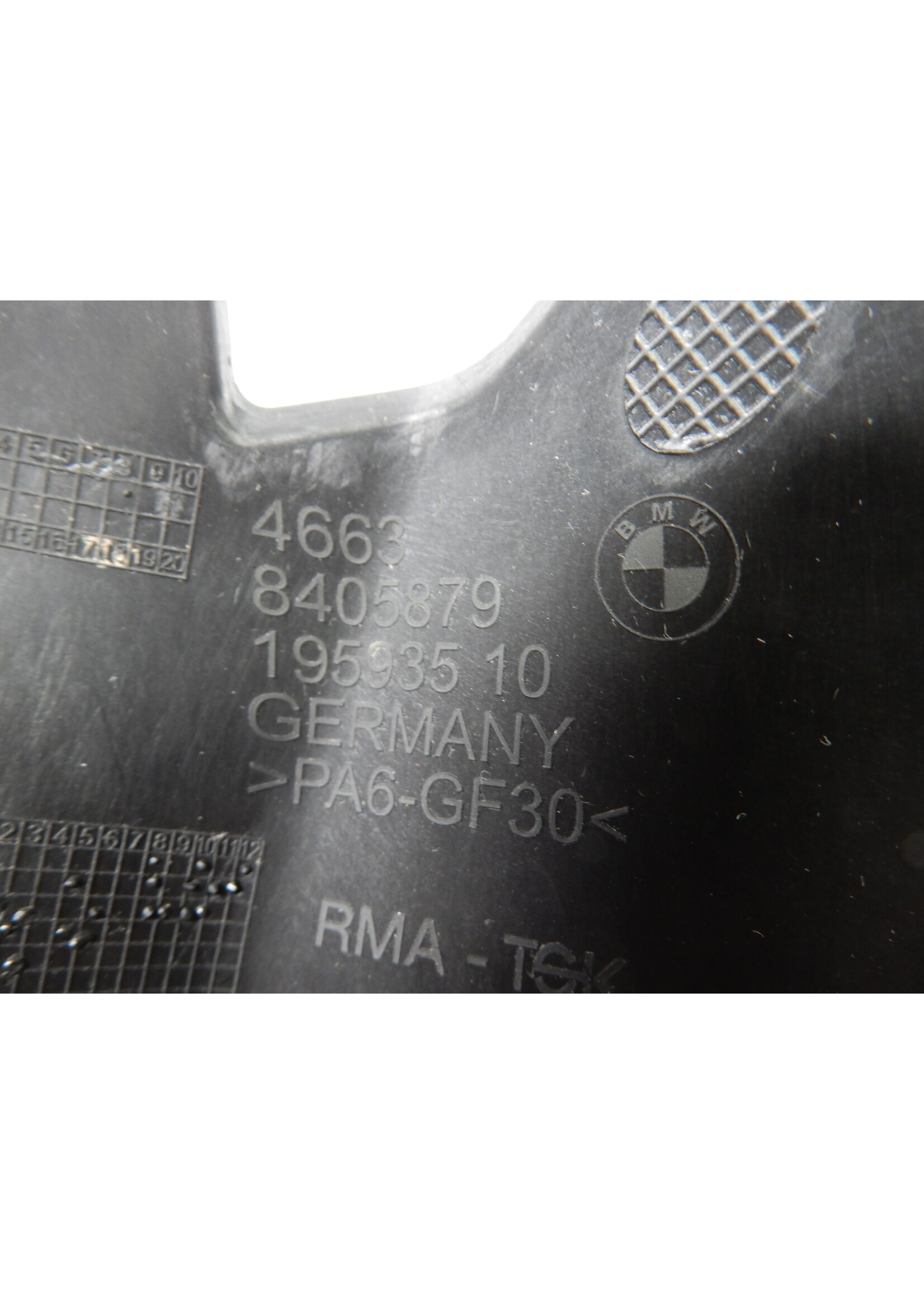 BMW BMW F 900 XR Verbindungsstück Abluftführung / 46638405879