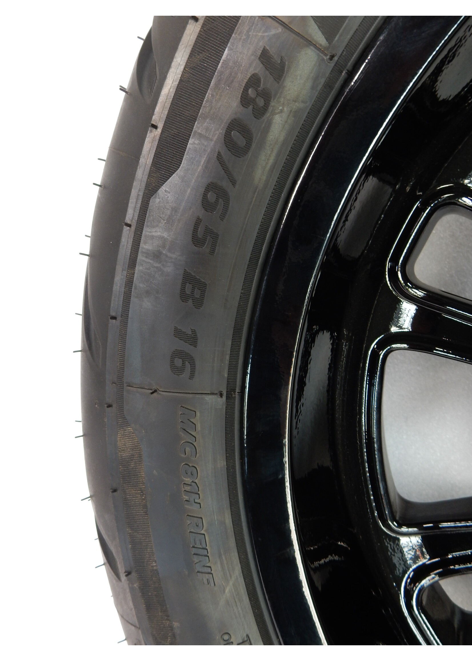 BMW BMW R18 Hinterrad schwarz 5.0X16 / Reifen Michelin Commander Touring 3 / 36315A65524 /9480691