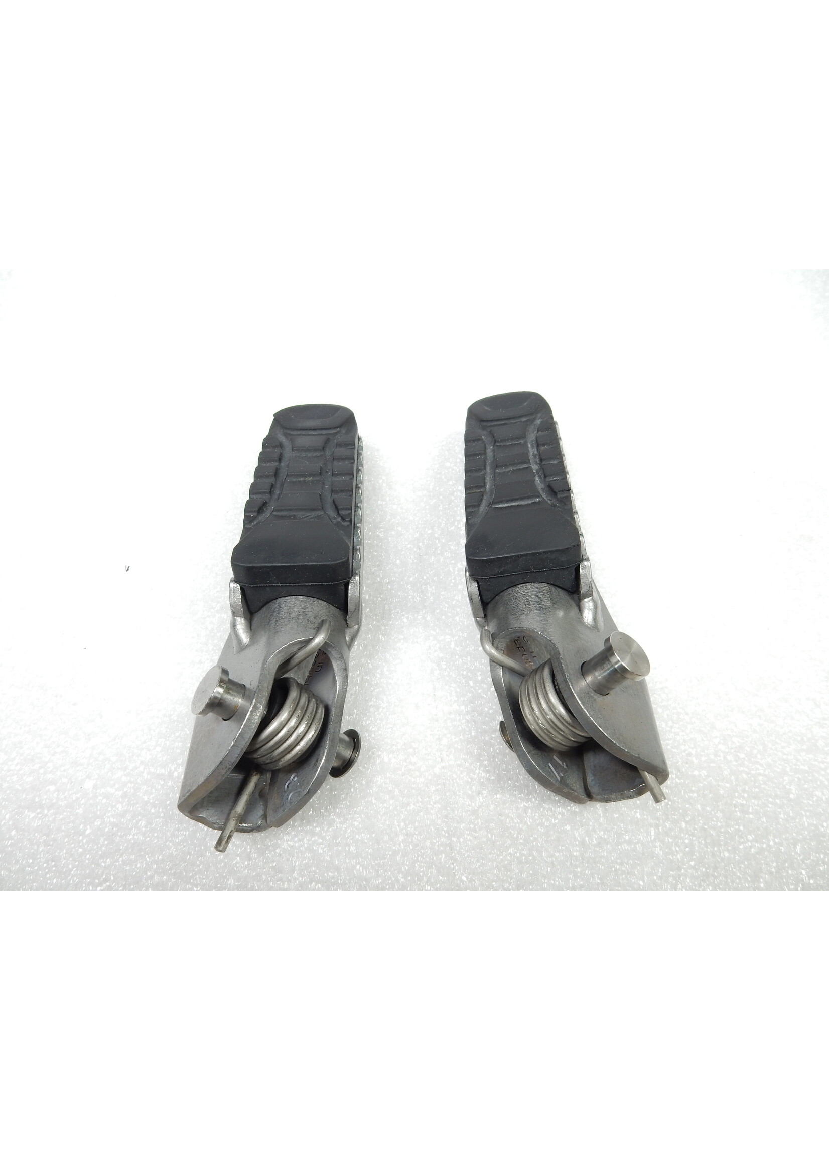 BMW BMW R 1200 GS / R 1250 GS Footrest, wide, rider, left / Footrest, wide, rider, right / Footrest rubber / 46718526739 / 46718526740 / 46718530633 / 8526739 / 8526740 / 8530633