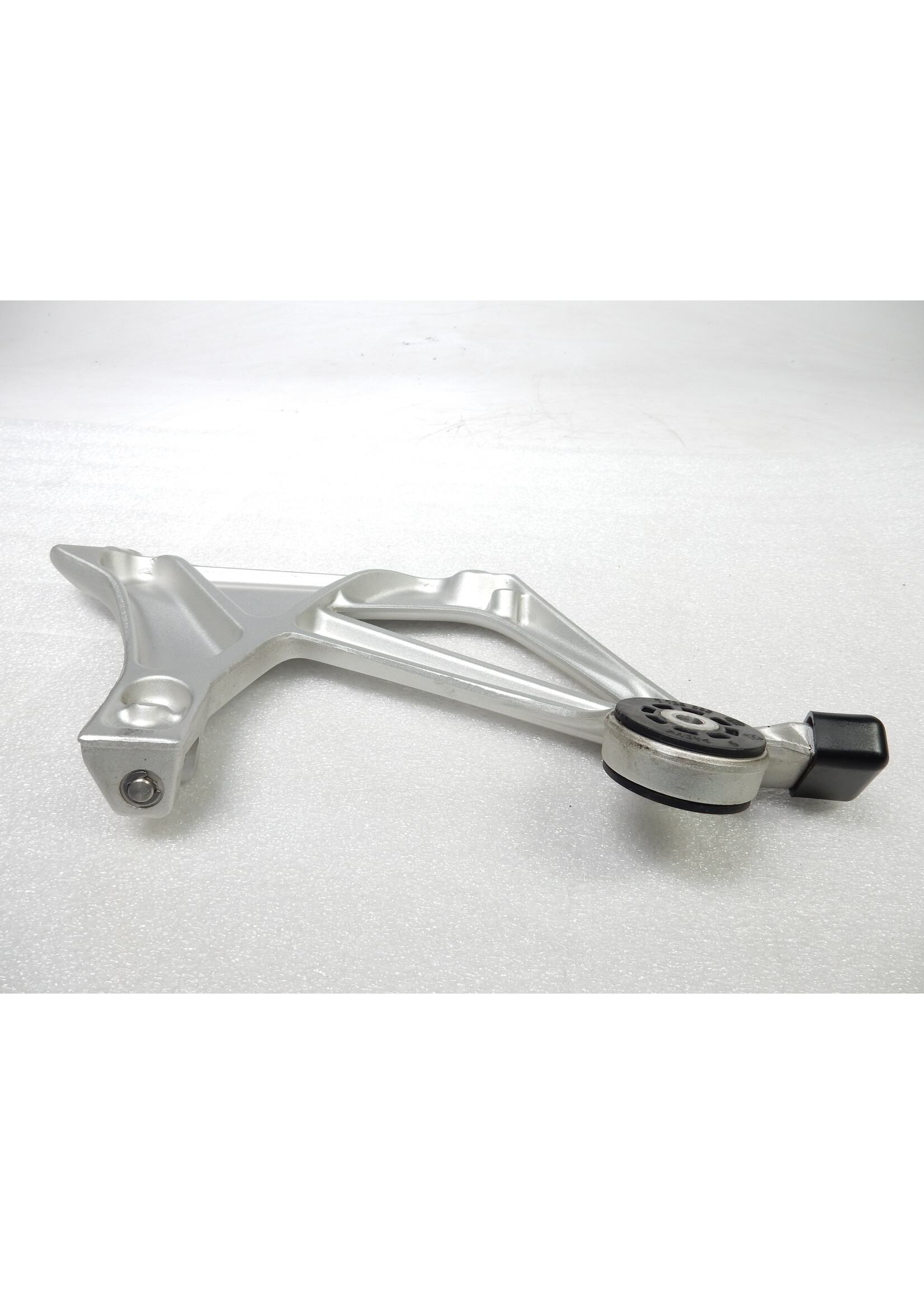 BMW BMW R1250 RT Footrest plate, rear right / 46718534790 / 8534790