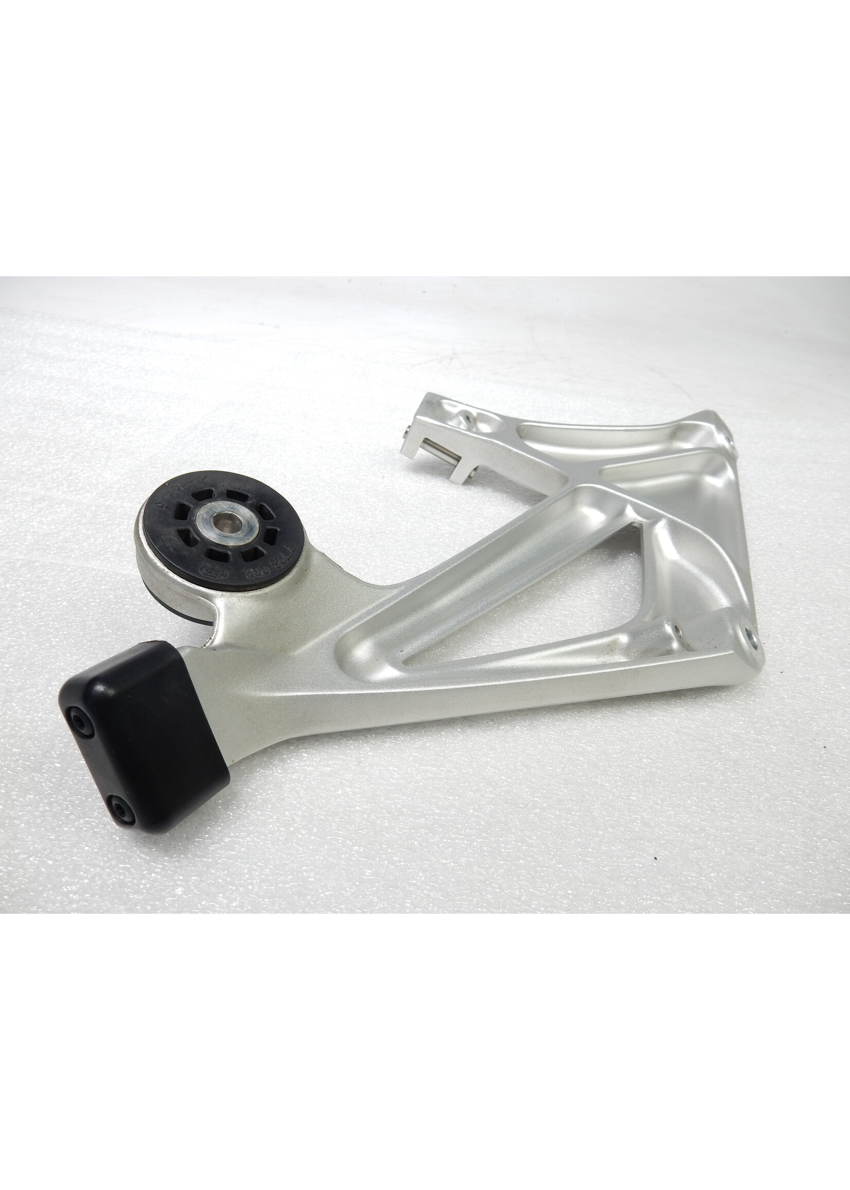 BMW BMW R1250 RT Footrest plate, rear right / 46718534790 / 8534790