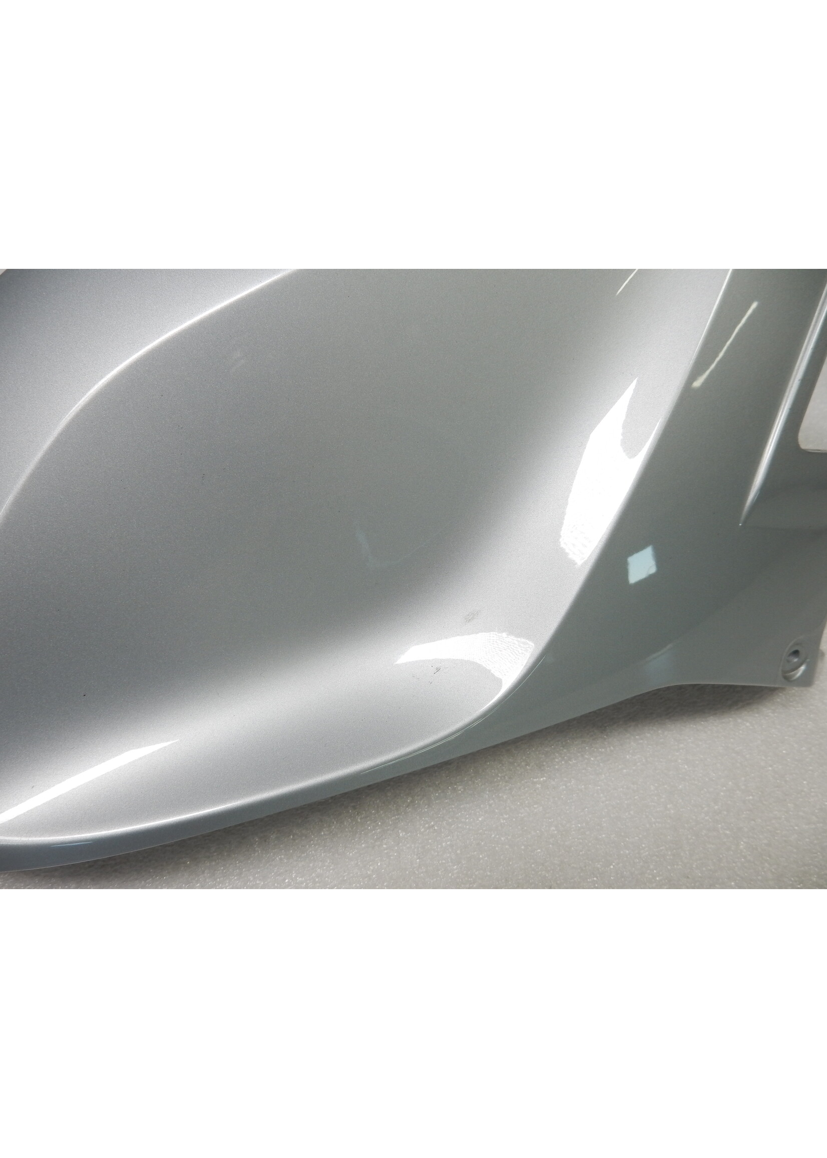 BMW BMW R1250 RT Tankabdeckung links silber / 46638533573 / 8533573