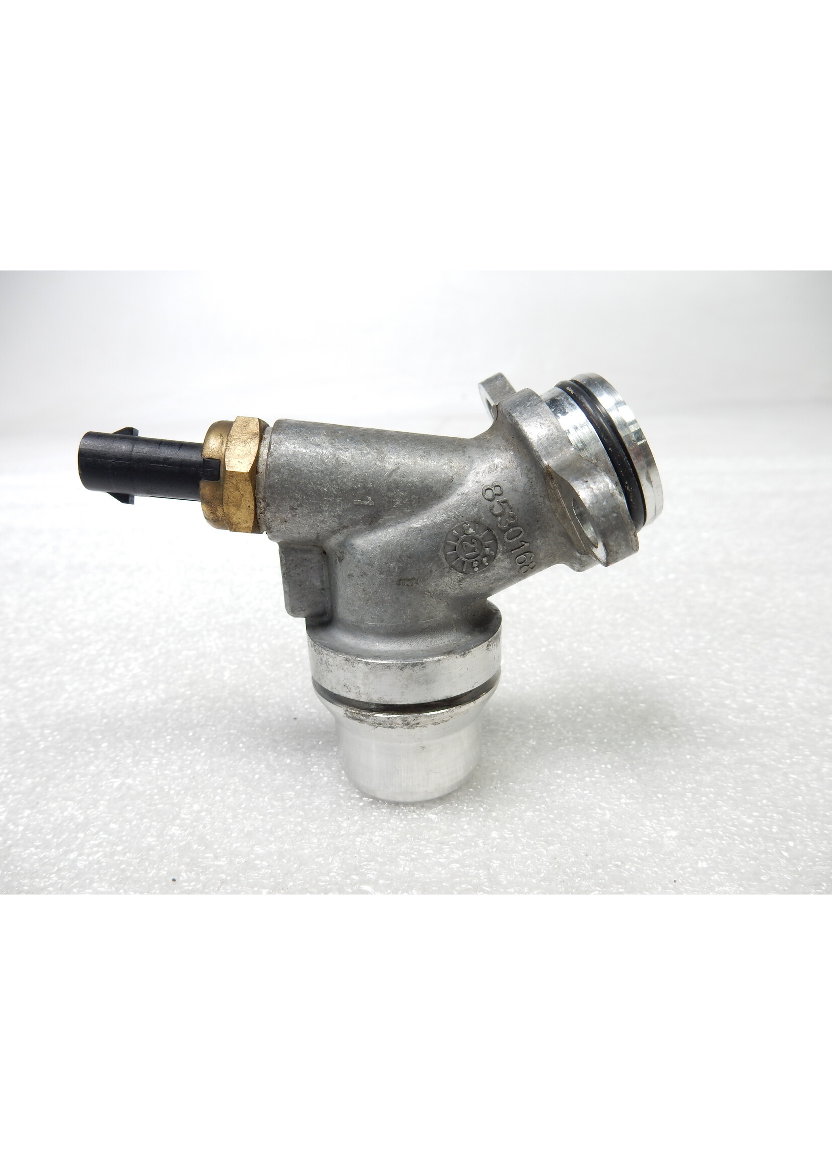 BMW BMW R1250 RT Coolant fitting / 11118530168 / 8530168