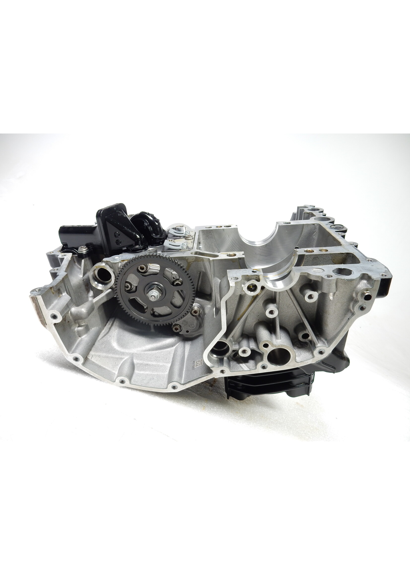 BMW BMW R1250 RT Crankcase left / Oil pump / Intake snorkel / 11118358615 / 8358713 / 11418394439 / 8394439 / 11418394434 / 8394434