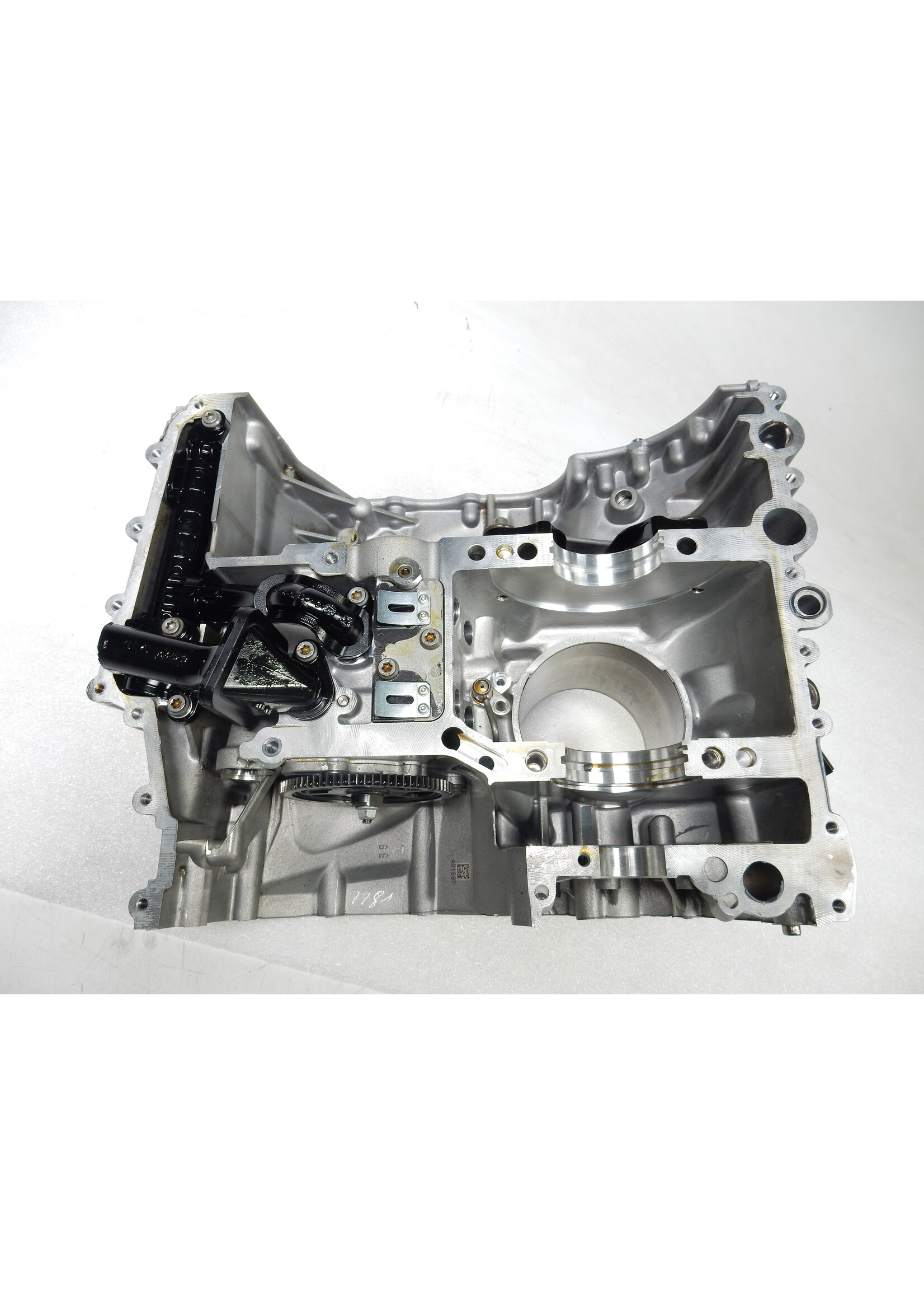 BMW BMW R1250 RT Crankcase left / Oil pump / Intake snorkel / 11118358615 / 8358713 / 11418394439 / 8394439 / 11418394434 / 8394434