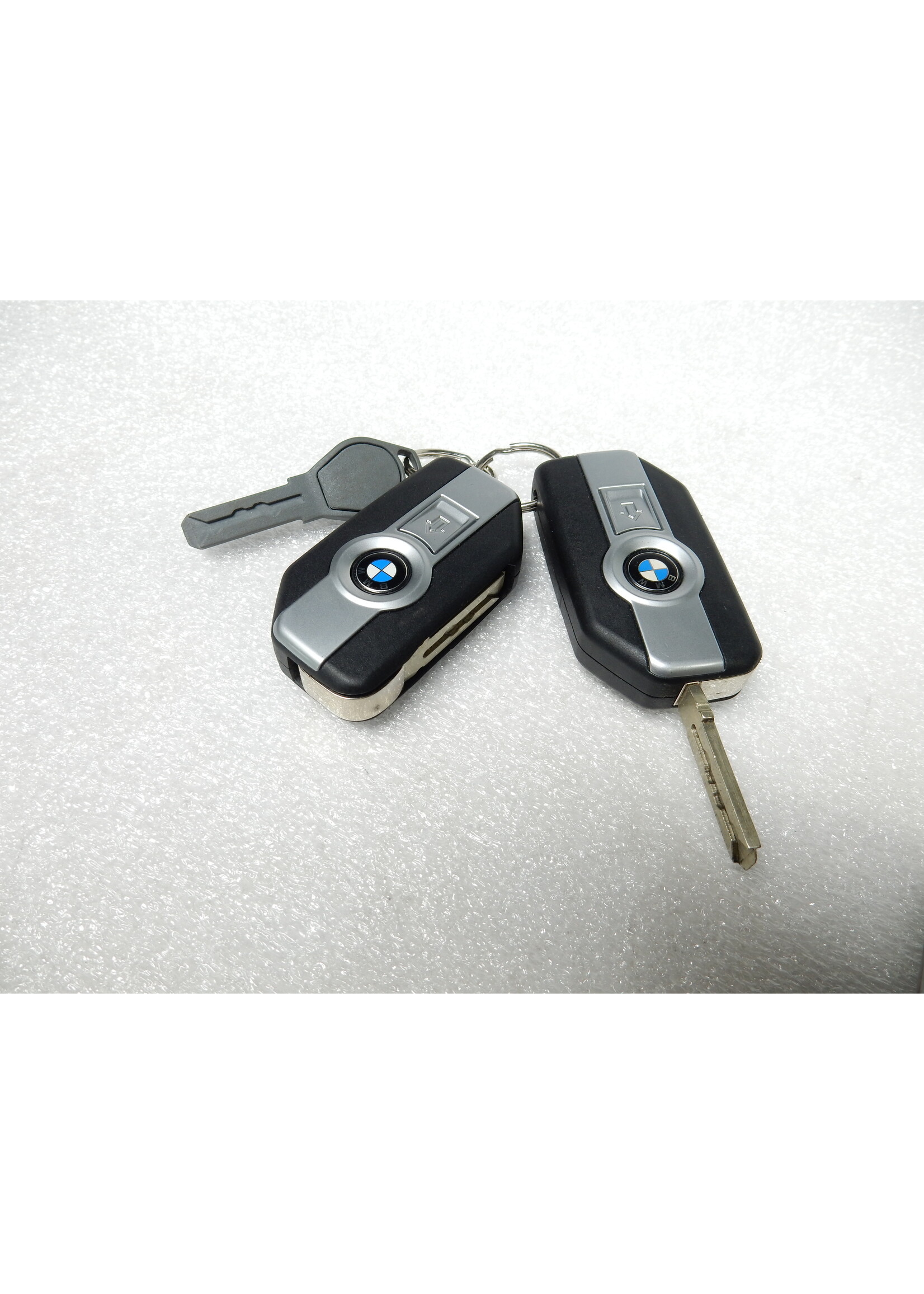 BMW BMW R1250 R Funkschlüssel Keyless Ride / Steuergerät / Schliesszylinders koffer / 66127105695 / 7105695 / 8396335