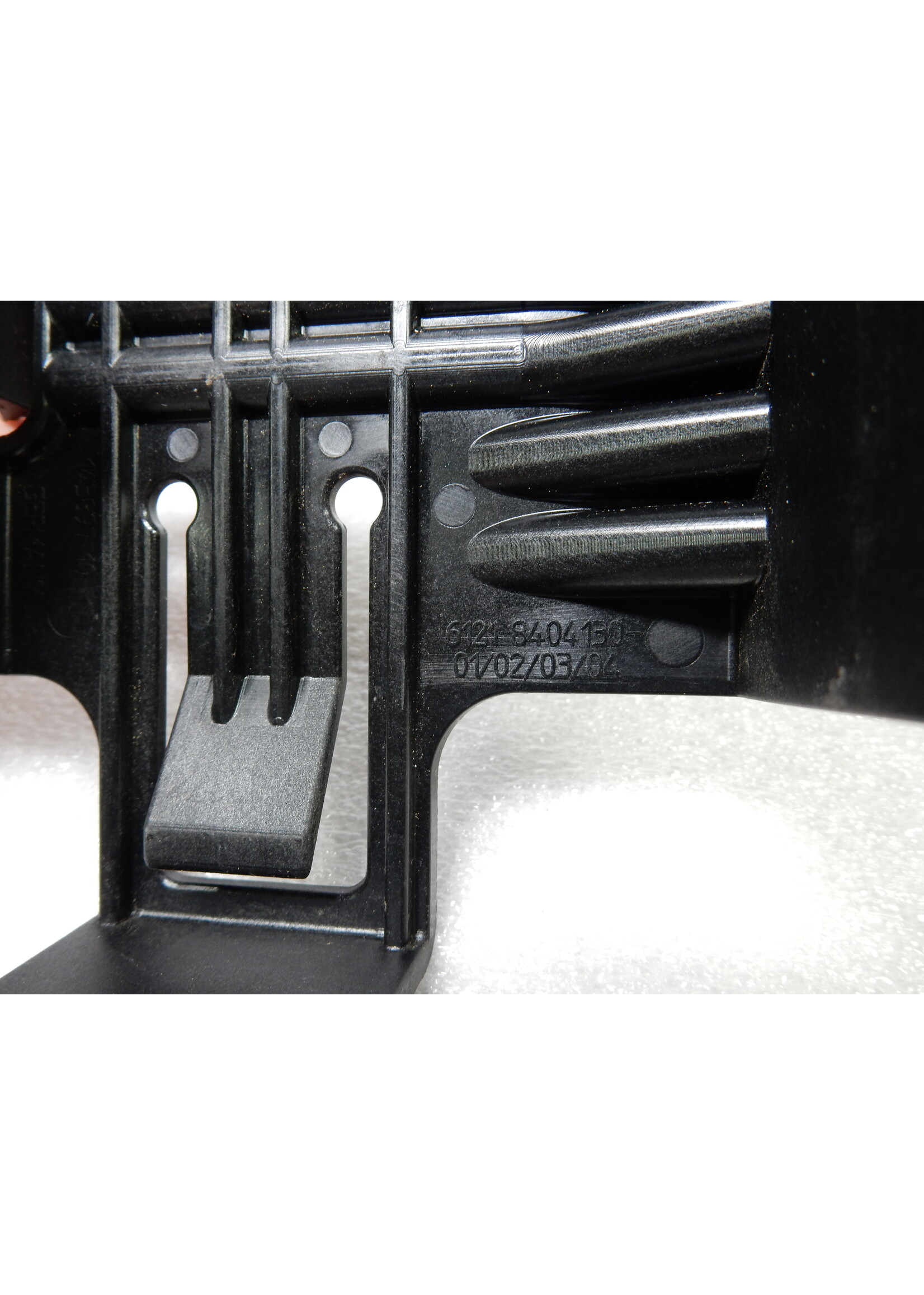 BMW BMW F 900 R Batteriehalter / 61218404130 / 8404130