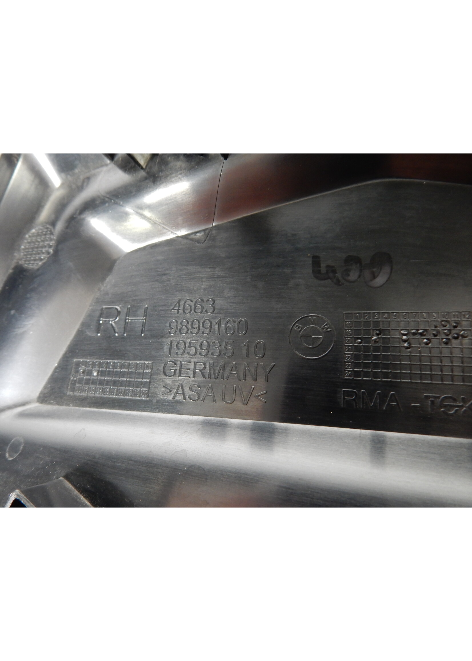 BMW BMW F 900 R Rahmenblende links / 46639899160 / 9899160