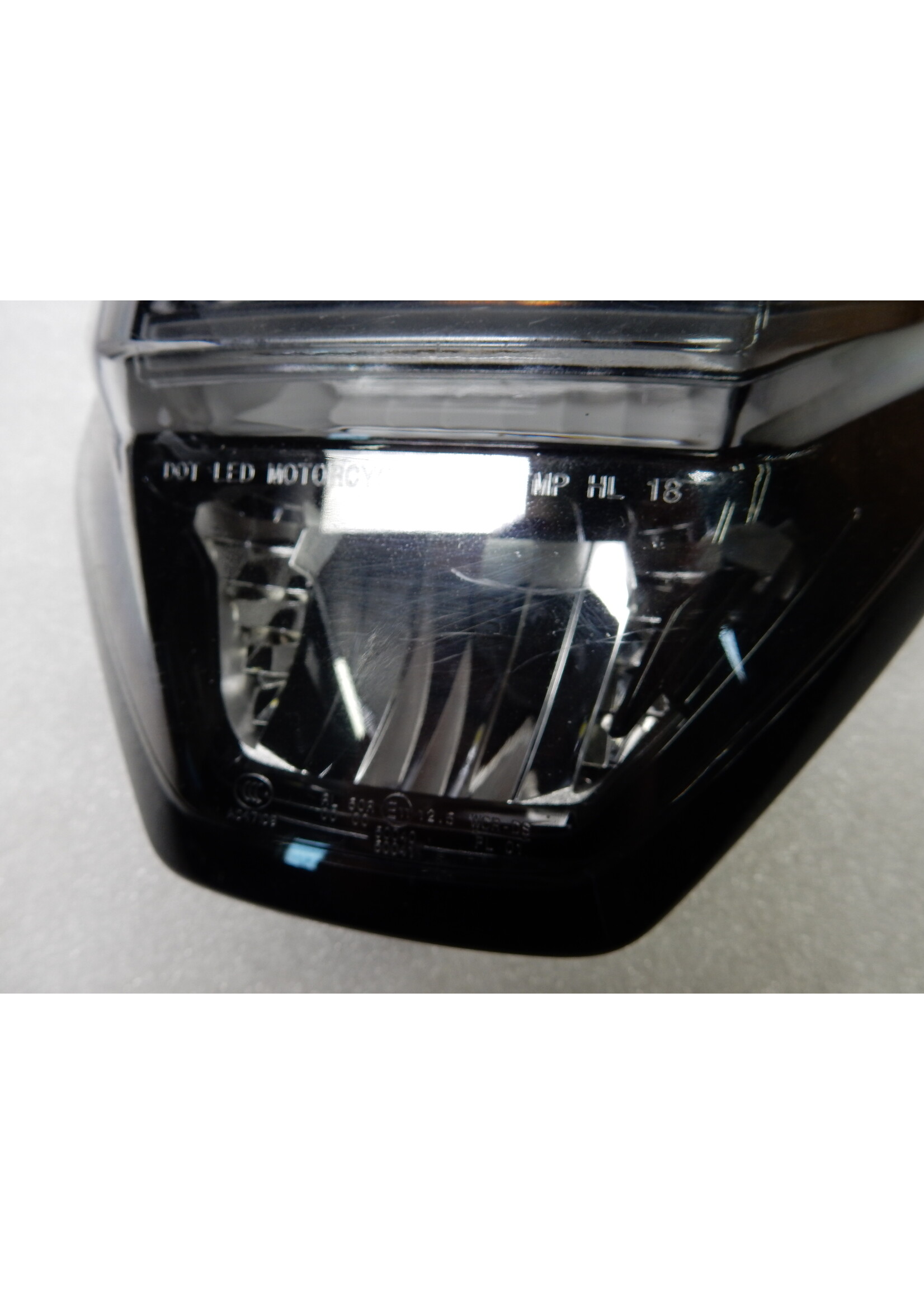 BMW BMW F 900 R Scheinwerfer / Steuergerät LED-Scheinwerfer / Blende links / Blende rechts / 63128395656 / 63128557262 / 63128557387 / 63128557388